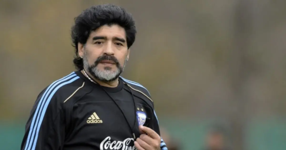 julgamento-sobre-morte-de-maradona-tem-inicio-na-argentina-com-sete-profissionais-no-banco-dos-reus