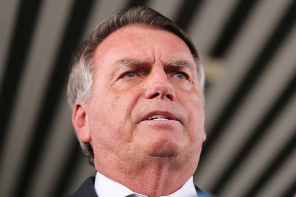 bolsonaro-se-pronuncia-apos-moraes-liberar-prisao-domiciliar-a-debora