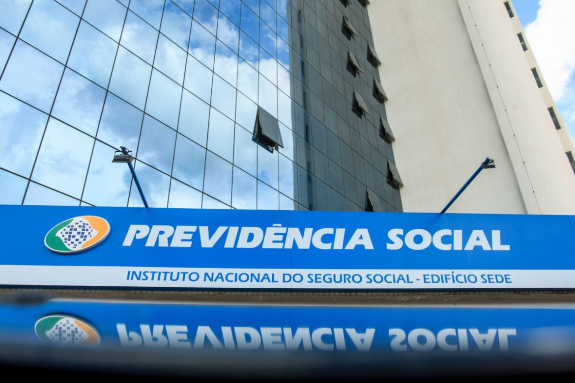 inss:-seguros-eram-“contratados”-em-menos-de-3-minutos.-ouca-audios