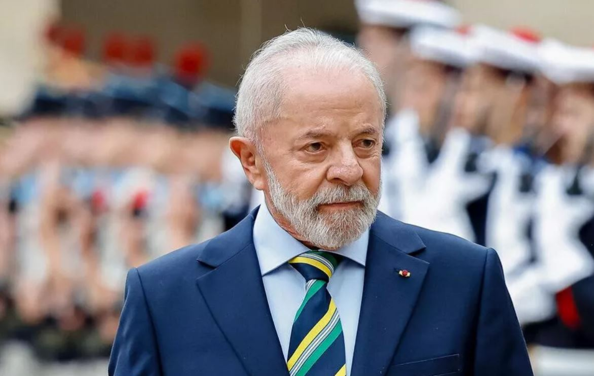 lula-gastou-r$-974-mil-so-com-aluguel-de-carros-na-viagem-a-paris