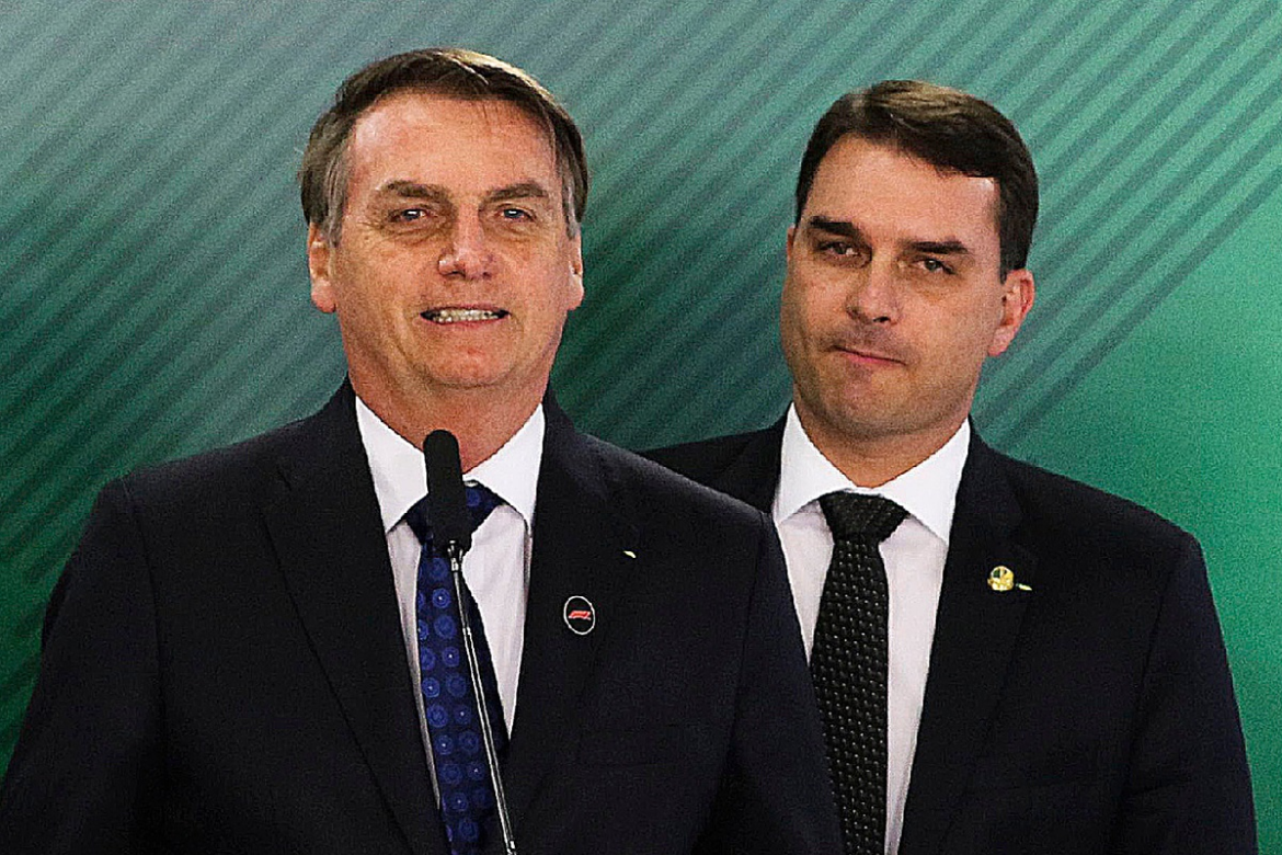 filhos-de-bolsonaro-e-apoiadores-exaltam-voto-de-fux-e-pedem-anulacao-de-julgamento