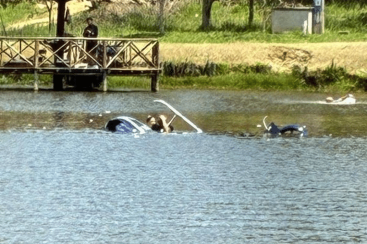 video:-helicoptero-cai-em-lago-pesqueiro-e-deixa-ferido-no-interior-de-sao-paulo;-piloto-sofre-ferimentos-leves
