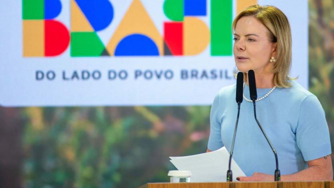 governo-lula-e-“terminantemente-contra”-projeto-que-equipara-faccoes-ao-terrorismo,-diz-gleisi